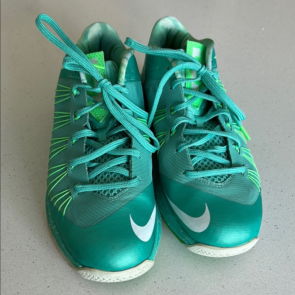Nike Air Max LeBron X Low sneakers